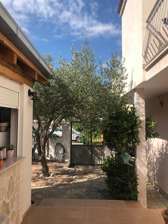 Casa Zorana-Alba Apartments Traù