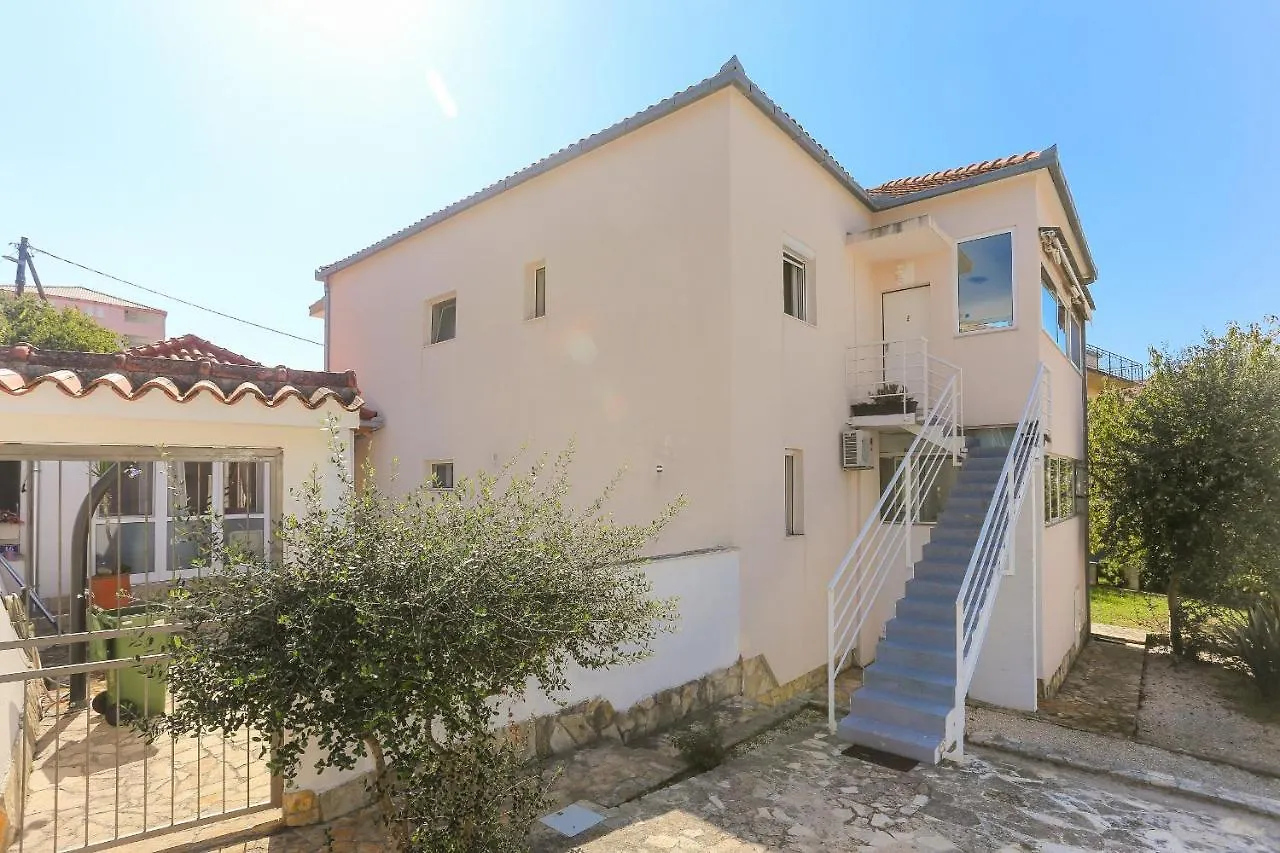 Casa Zorana-Alba Apartments Traù Croazia